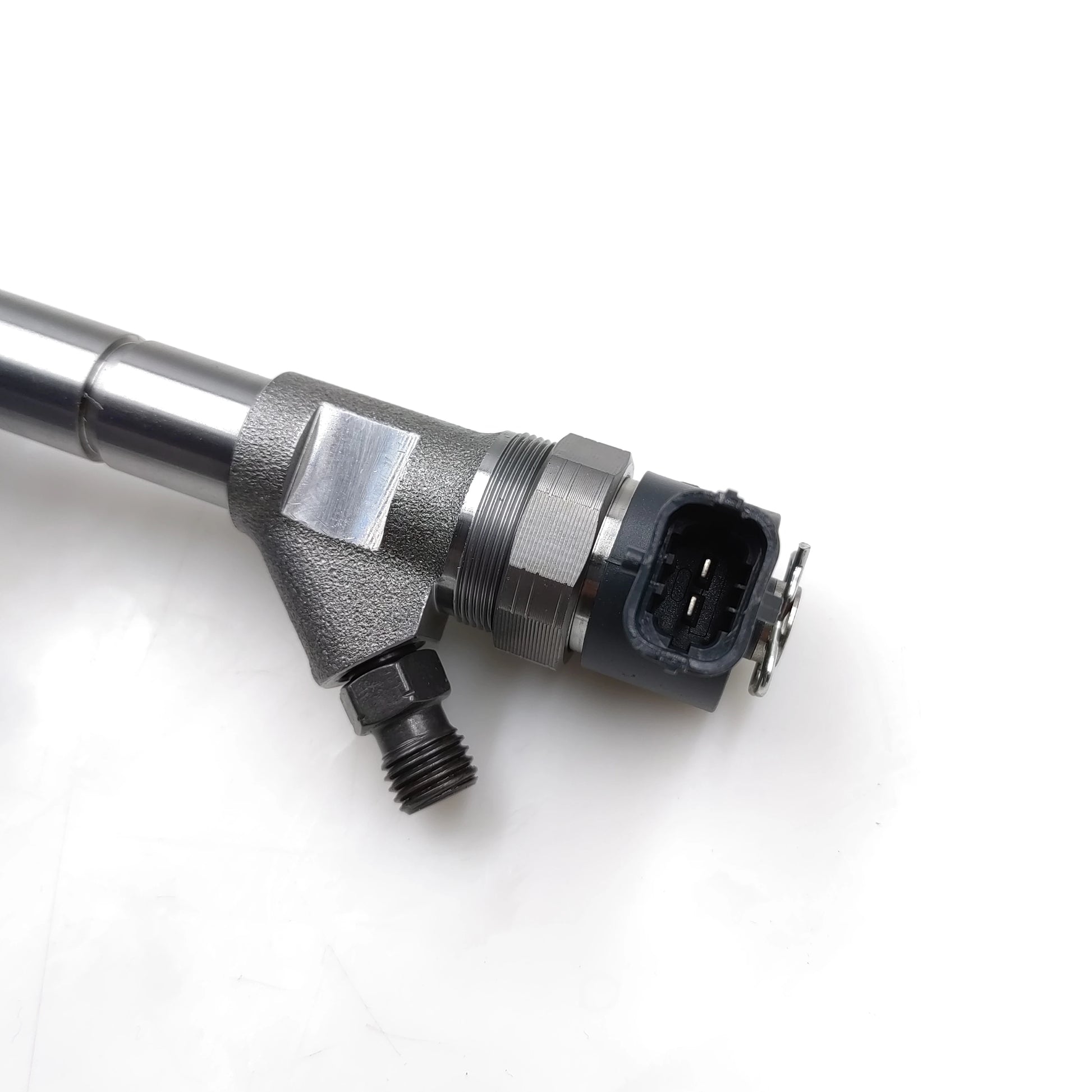 0445110092 diesel fuel injector detail image