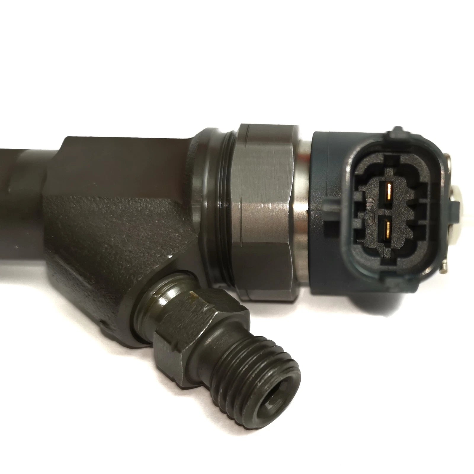 0445110102 diesel fuel injector detail image